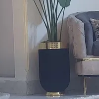 یک عدد گلدان بدون لکه ای ایراد.