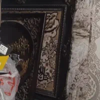 یک عدد تابلو فرش ویک تابلو چوبی