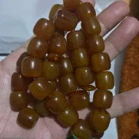 تسبیح بو دار کهنه ۳۳عددی|کلکسیون اشیاء عتیقه|میاندوآب, |دیوار