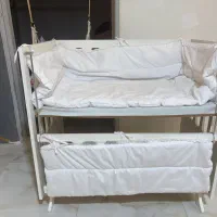 تخت کنارمادر