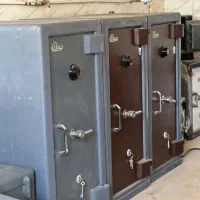 فروش پنچ گاوصندوق مزایده واسه طلا فروشی و املاک