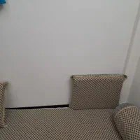 دوعدد کناره و ۴ عدد پشتی،