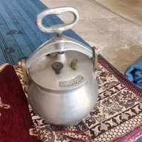 زود پز قدیمی ۵ لیتری  ۱بار استفاده شده
