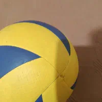 توپ والیبال