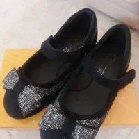 تعدای کفش دخترونه سایز ۲۸و ۳۲ کاملا تمیز