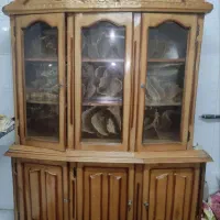 ویترین چوبی تمیز