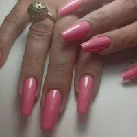 خدمات کاشت ناخن و اموزش