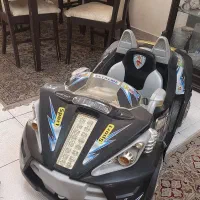 ماشین شارژی دو موتوره سالم فقط باتری میخاد