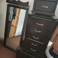 آینه و دراور در حد نو جنس چوب راش