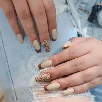 خدمات ناخن و بافت مو|خدمات آرایشگری و زیبایی|فولادشهر, C1|دیوار