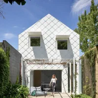 عایق و آببندی کامل نما با پوشش فلزی شینگل