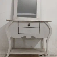 آینه کنسول تمیز و بدون شکستگی