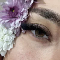 خدمات اکستنشن مژه و لیفت ابرو و مژه