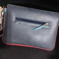 کیف دوشی بسیار جادار چرمی تضمینی|کیف، کفش، کمربند|ساری, |دیوار