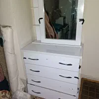 میز آرایش با کشو لباس