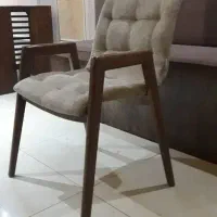 صندلی چوبی