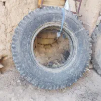 دو عدد تایر قدیمی کمپرسی