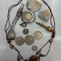 سکه و ساعت و چندتا عطیقه