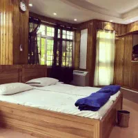 اجاره ویلا 2200 متری لب اب باغبهادران|اجارهٔ خانه و ویلا|باغ بهادران, |دیوار