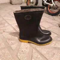 چکمه ی قدیمی جنس اصلی درحدنونو