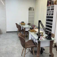 میز ناخن صندلی استندلاک