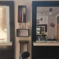 فروش فوری دکور کامل آرایشگاه با قیمت مناسب