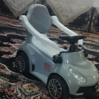 ماشین و سه چرخه کودک سالم بدون شکستگی