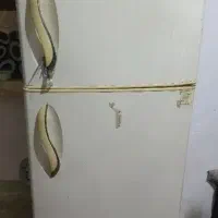 یخچال دو درب بالا فریزر پایین یخچال