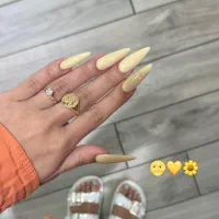 خدمات کاشت ناخن