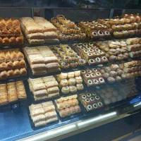 فروشنده قنادی (آقا)