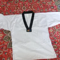 لباس و وسایل تکواندو