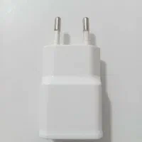 سر‌شارژ سامسونگ اصل نو سالم سفید