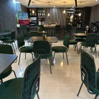 همکار خانوم برای کار در کافه