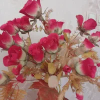 گلدان سه پایه فلزی|گل و گیاه طبیعی|تهران, مینای شمالی (مخبر)|دیوار
