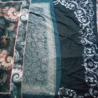 تعدادی روسری یک دریک رنگی و مشکی