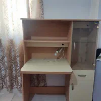 میز تحریرو کتابخانه