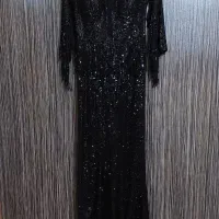 تعدادزیادی لباس زنانه