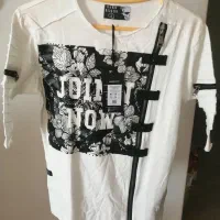 لباس پسرانه|لباس|صدرا-فارس, فاز ۱|دیوار