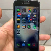آیفون se 2020