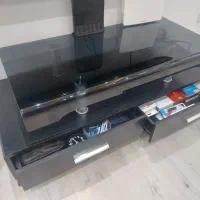 میز تلوزیون در حد نو بدون خط و خش و ایراد و شکستگی|میز تلویزیون|رشت, گلباغ نماز|دیوار