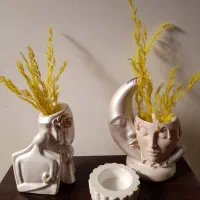 گلدان گل و آدم