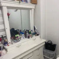 تخت دو نفره و میز آرایش