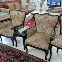 مبل ۷ نفره کلاسیک فرانسوی + ۲ میزبان|مبلمان خانگی و میز عسلی|کرج, عظیمیه|دیوار