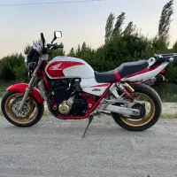 CB1300