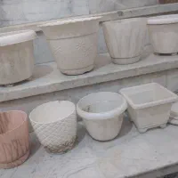 گلدان پلاستیکی تمیز