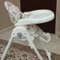 صندلی غذا در حد نو و زنبور چرخدار نو