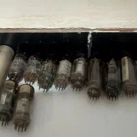 لامپ رادیو قدیمی|کلکسیون اشیاء عتیقه|مریوان, |دیوار