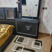 تخت‌خواب‌دو‌نفره‌همراه‌باپاتختی‌ومیز‌ارایش|تخت و سرویس خواب|لاهیجان, فیاض|دیوار