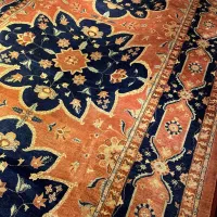 آنتیک بیجار گلدار رنگ دوغی حاشیه سرمه ای|فرش|تهران, دروس|دیوار