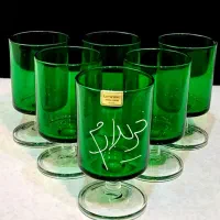 لیوان پایه دار سبز